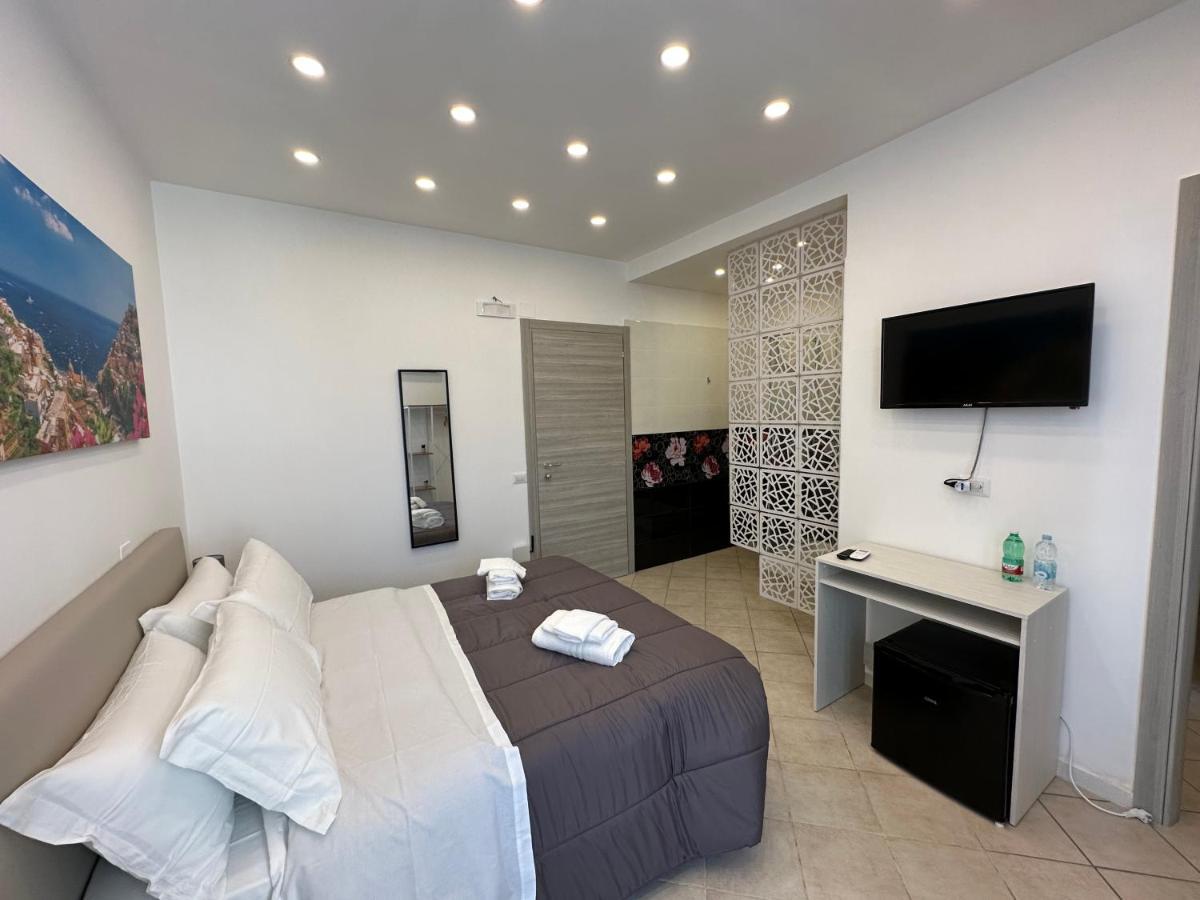 B&B Off Rooms And Relax Naples Exterior photo